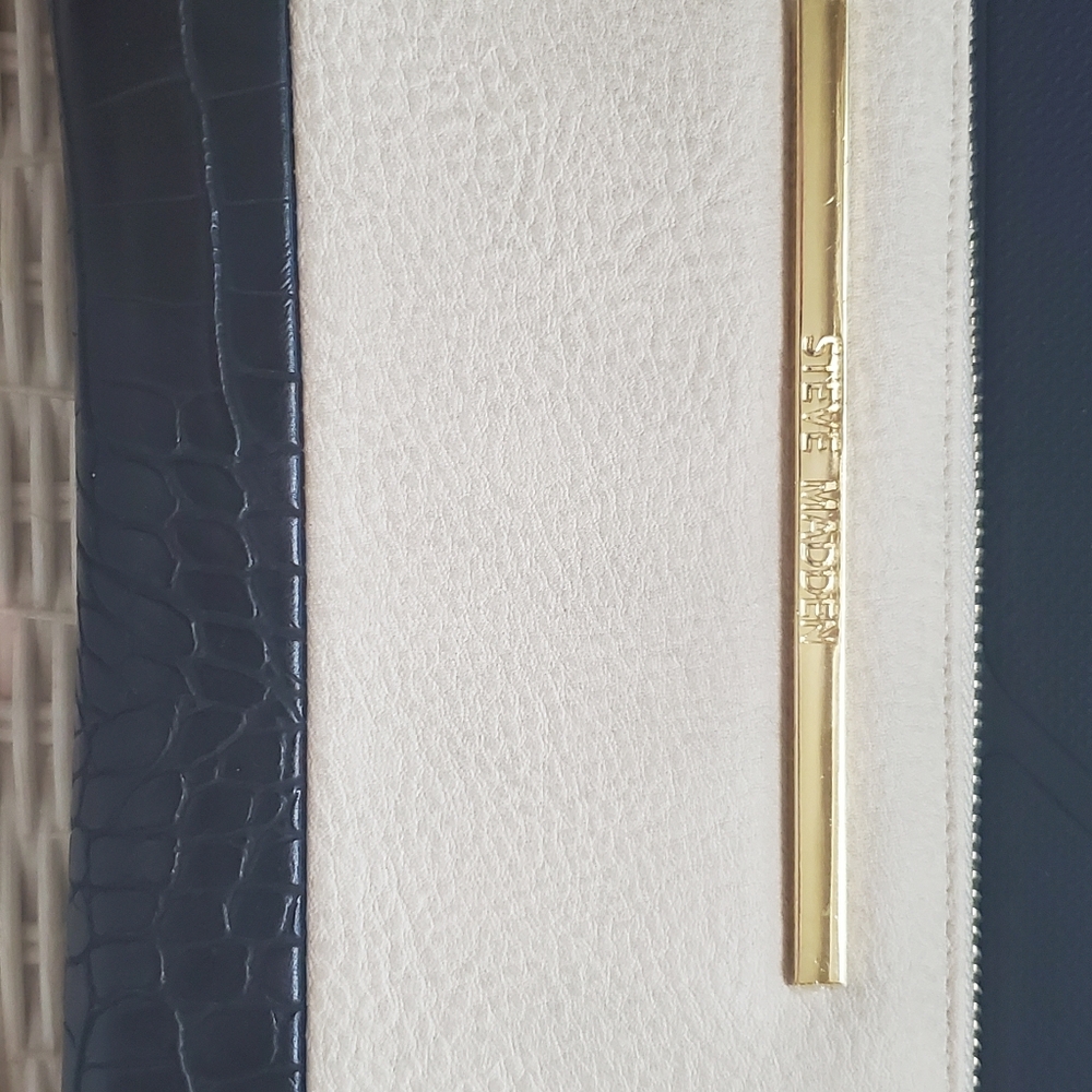 Steve madden women's wallet